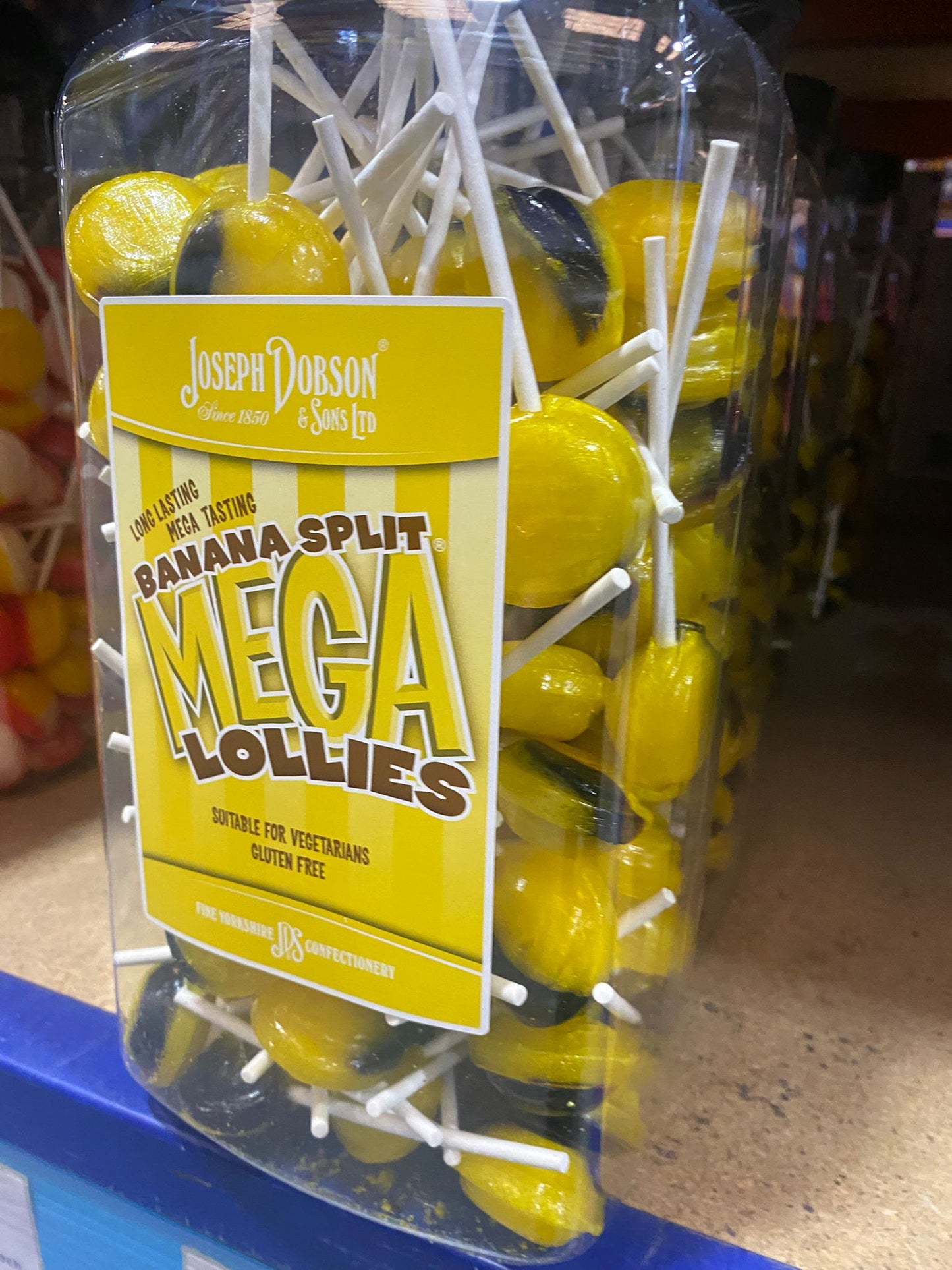 Mega Lollies ππππ₯€ β Single Flavour Bulk Sweets | Vegetarian, Gluten-Free & Natural Flavours (Pack of 90 Lollies) 1.99kg