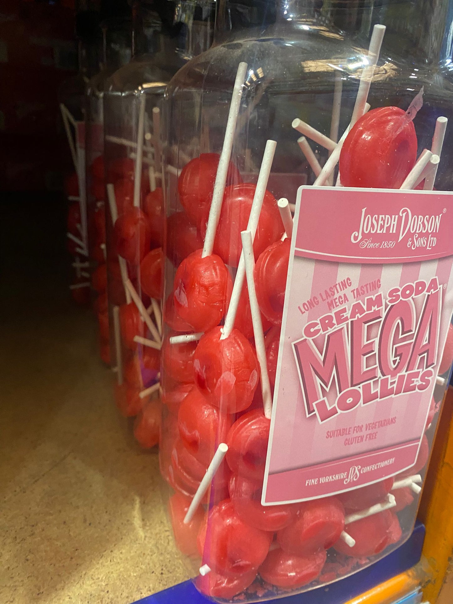 Mega Lollies ππππ₯€ β Single Flavour Bulk Sweets | Vegetarian, Gluten-Free & Natural Flavours (Pack of 90 Lollies) 1.99kg