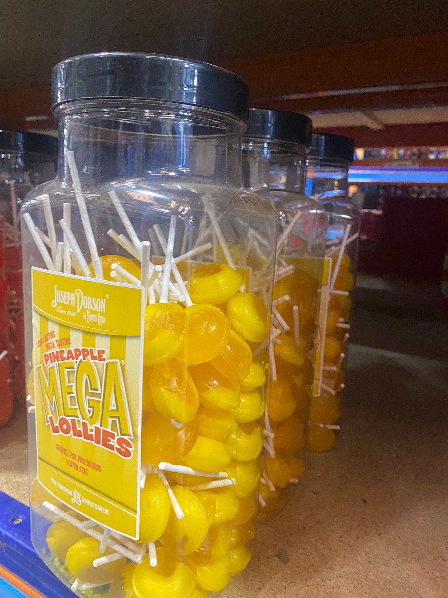 Mega Lollies ππππ₯€ β Single Flavour Bulk Sweets | Vegetarian, Gluten-Free & Natural Flavours (Pack of 90 Lollies) 1.99kg
